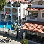 Apartahotel Arya