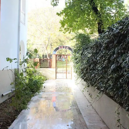 Ξενοδοχείο με διαμερίσματα Arya