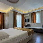 Arya 4*