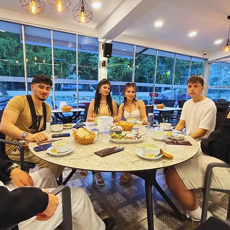 アパートホテル Arya