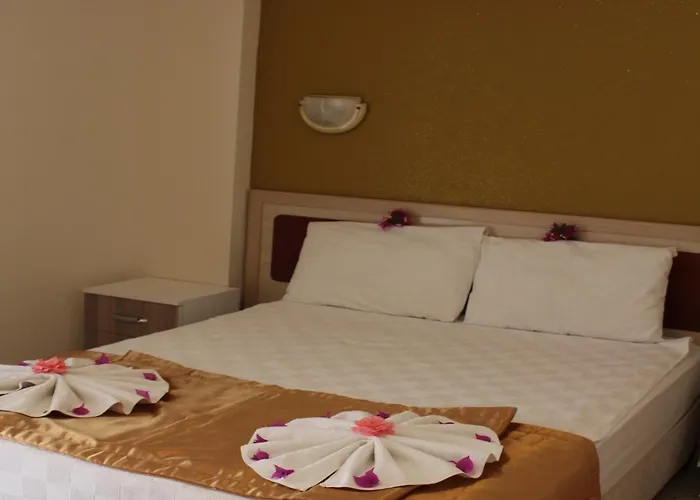 Arya מלון דירות 4*