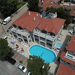 Ξενοδοχείο με διαμερίσματα Arya 4*
