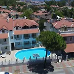Ξενοδοχείο με διαμερίσματα Arya 4*