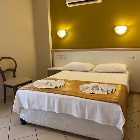 アパートホテル Arya 4*