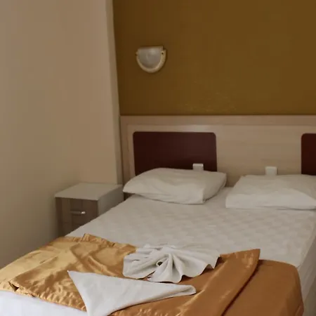 アパートホテル Arya