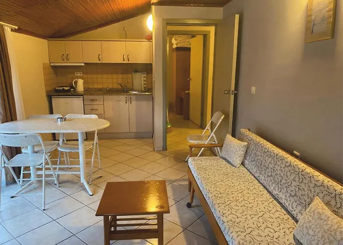 Arya Hotel apartamentowy 4*